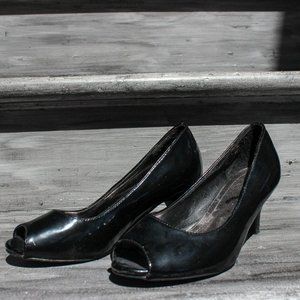 *Flourish Black Patent Heel